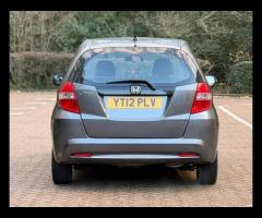 Honda Jazz Premium Vehicles present this Honda Jazz 1.4 i-VTEC ES CVT, a compact hatchback celebrate - 11