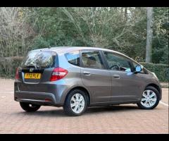 Honda Jazz Premium Vehicles present this Honda Jazz 1.4 i-VTEC ES CVT, a compact hatchback celebrate - 12