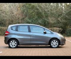 Honda Jazz Premium Vehicles present this Honda Jazz 1.4 i-VTEC ES CVT, a compact hatchback celebrate - 14