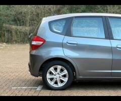 Honda Jazz Premium Vehicles present this Honda Jazz 1.4 i-VTEC ES CVT, a compact hatchback celebrate - 15