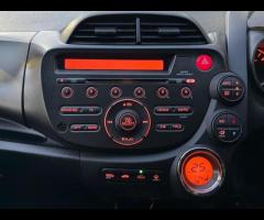 Honda Jazz Premium Vehicles present this Honda Jazz 1.4 i-VTEC ES CVT, a compact hatchback celebrate - 31