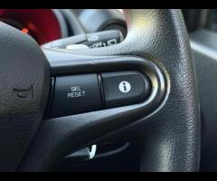 Honda Jazz Premium Vehicles present this Honda Jazz 1.4 i-VTEC ES CVT, a compact hatchback celebrate - 35