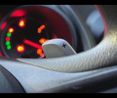 Honda Jazz Premium Vehicles present this Honda Jazz 1.4 i-VTEC ES CVT, a compact hatchback celebrate - 37