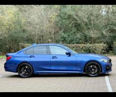 BMW 3 Series Premium Vehicles present this BMW 3 Series 320d M Sport xDrive. Finished in the M Sport - 18