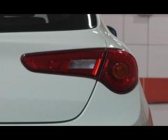 Alfa Romeo Giulietta This 2011 Alfa Romeo Giulietta 1.4 TB MultiAir Veloce Hatchback with a mileage - 25