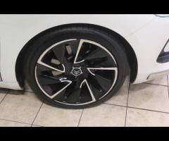 Citroen DS5 This 2012 Citroen DS5 2.0 HDi DSport Hatchback with 78623 miles on the clock is a sleek - 32