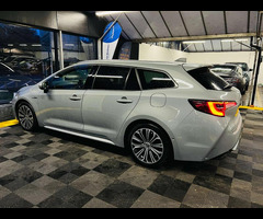 Toyota Corolla 2.0 Corolla Excel VVT-i HEV CVT 5dr - 7