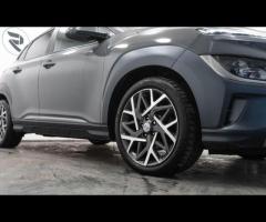 Hyundai KONA This 2022 Hyundai KONA h GDi Premium is a superb example, having had only one owner sin - 10