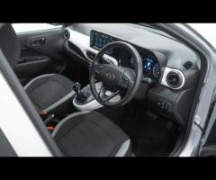 Hyundai i10 This 2022 Hyundai i10 Premium is a superb example, boasting exceptionally low mileage fo - 20