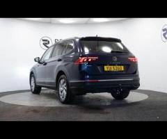 Volkswagen Tiguan Allspace This 2022 Volkswagen Tiguan Allspace TSI Life offers a superb ownership p - 5