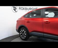 Renault Arkana This 2022 Renault Arkana TCe Iconic boasts exceptionally low mileage for its age, hav - 13