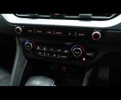 Kia Niro This 2020 Kia Niro GDi 2 is a superb example, having been owned by just one careful keeper - 25