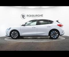 Ford Focus This 2019 Ford Focus Zetec offers an exceptional blend of efficiency and performance, mak - 4