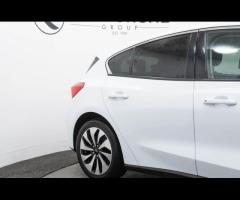 Ford Focus This 2019 Ford Focus Zetec offers an exceptional blend of efficiency and performance, mak - 13