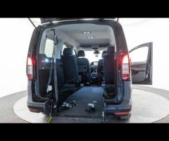 Ford Grand Tourneo Connect This 2024 Ford Grand Tourneo Connect Titanium presents an exceptional opp - 23