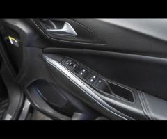 Vauxhall Grandland X This 2020 Vauxhall Grandland X Turbo SRi Nav is presented with a clear vehicle - 22