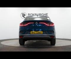 Renault Arkana This 2022 Renault Arkana TCe Iconic is a superb example, having been owned by just on - 7