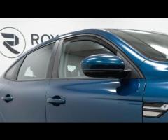 Renault Arkana This 2022 Renault Arkana TCe Iconic is a superb example, having been owned by just on - 12