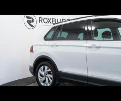 Volkswagen Tiguan This 2022 Volkswagen Tiguan TSI Life is a superb example, boasting a clear vehicle - 14