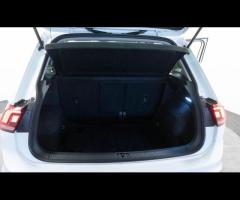 Volkswagen Tiguan This 2022 Volkswagen Tiguan TSI Life is a superb example, boasting a clear vehicle - 31