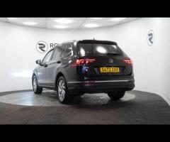 Volkswagen Tiguan Allspace This 2022 Volkswagen Tiguan Allspace TSI Life offers a superb ownership p - 5