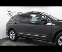 Volkswagen Tiguan Allspace This 2022 Volkswagen Tiguan Allspace TSI Life offers a superb ownership p - 13