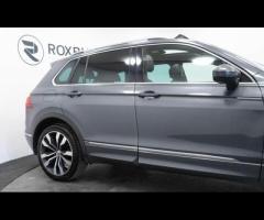 Volkswagen Tiguan HPI Clear - 1 Owner - VW Service History - 36 Months Warranty available + Superb v - 12