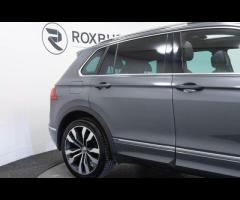 Volkswagen Tiguan HPI Clear - 1 Owner - VW Service History - 36 Months Warranty available + Superb v - 13