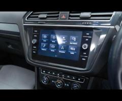 Volkswagen Tiguan HPI Clear - 1 Owner - VW Service History - 36 Months Warranty available + Superb v - 27