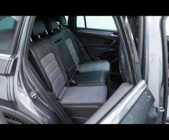Volkswagen Tiguan HPI Clear - 1 Owner - VW Service History - 36 Months Warranty available + Superb v - 33