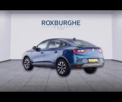 Renault Arkana This 2022 Renault Arkana E-TECH Iconic is a superb example, having been owned by just