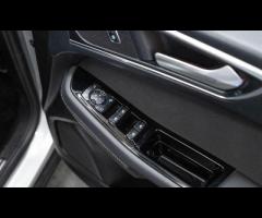 Ford Galaxy Buy with confidence from a dealership established in Birmingham since 1981. - 22