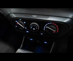 Hyundai BAYON This 2022 Hyundai BAYON T-GDi SE Connect is a superb example, having had only one owne - 24