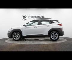 Hyundai KONA This 2022 Hyundai KONA T-GDi SE Connect is a superb example, having had only one owner - 4