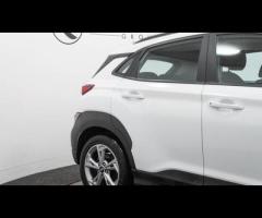 Hyundai KONA This 2022 Hyundai KONA T-GDi SE Connect is a superb example, having had only one owner - 14