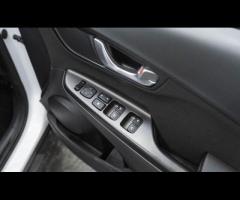 Hyundai KONA This 2022 Hyundai KONA T-GDi SE Connect is a superb example, having had only one owner - 22