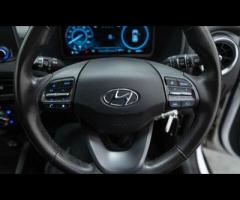 Hyundai KONA This 2022 Hyundai KONA T-GDi SE Connect is a superb example, having had only one owner - 24
