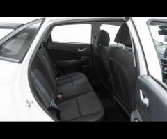 Hyundai KONA This 2022 Hyundai KONA T-GDi SE Connect is a superb example, having had only one owner - 32