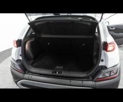 Hyundai KONA This 2022 Hyundai KONA T-GDi SE Connect is a superb example, having had only one owner - 34