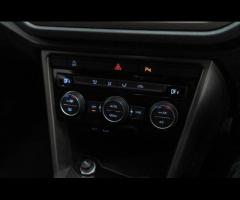 Volkswagen T-Roc HPI Clear - 1 Owner - VW Service History - 36 Months Warranty available + Superb va - 22