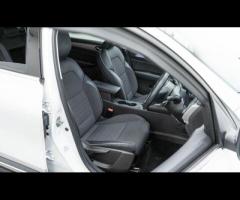 Renault Arkana This 2022 Renault Arkana E-TECH S Edition is a superb example, having been owned by j - 21