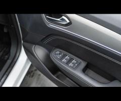 Renault Arkana This 2022 Renault Arkana E-TECH S Edition is a superb example, having been owned by j - 22