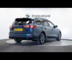 Ford Focus HPI Clear - 1 Owner - Peugeot Service History - 36 Months Warranty available + Superb val - 8