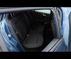 Ford Focus HPI Clear - 1 Owner - Peugeot Service History - 36 Months Warranty available + Superb val - 34