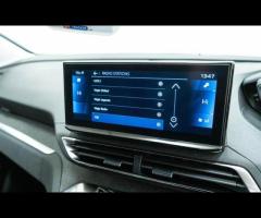 Peugeot 5008 This 2022 Peugeot 5008 PureTech Allure Premium is a fantastic example, having had only - 25