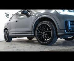 Audi Q2 Discover this 2020 Audi Q2 TDI Black Edition, a stylish and efficient compact SUV. This part - 11