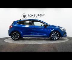 Renault Clio This 2022 Renault Clio E-TECH Techno is a superb example, having had only one owner sin - 9