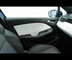 Renault Clio This 2022 Renault Clio E-TECH Techno is a superb example, having had only one owner sin - 27