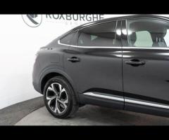 Renault Arkana This 2023 Renault Arkana E-TECH techno is a superb example, having had only one owner - 12