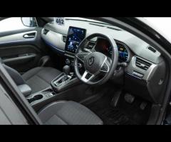 Renault Arkana This 2023 Renault Arkana E-TECH techno is a superb example, having had only one owner - 19